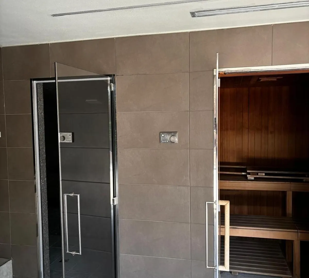 Luna Gym & Pool Exclusive Apartment Milán