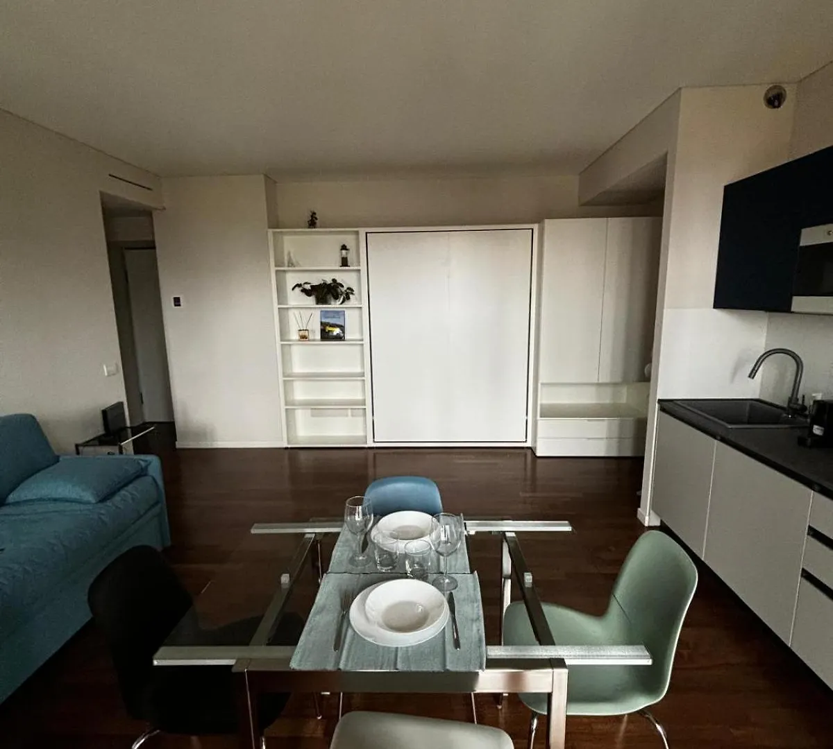 Luna Gym & Pool Exclusive Apartment ミラノ